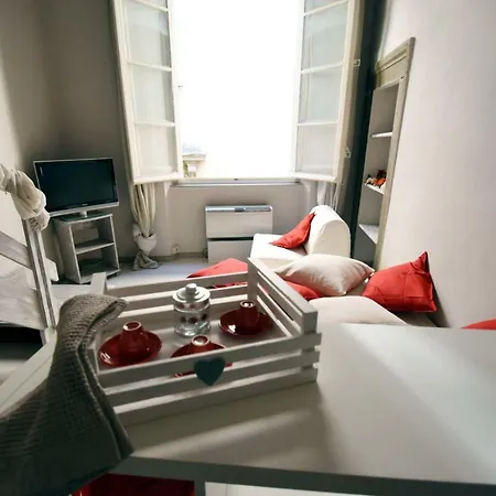 Elena Apartment *
